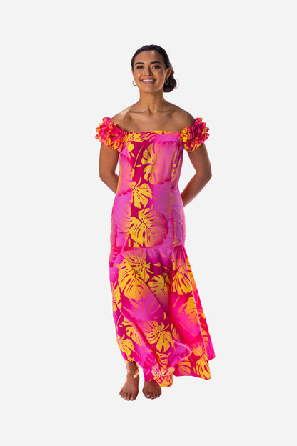 Kiana Long Muʻumuʻu