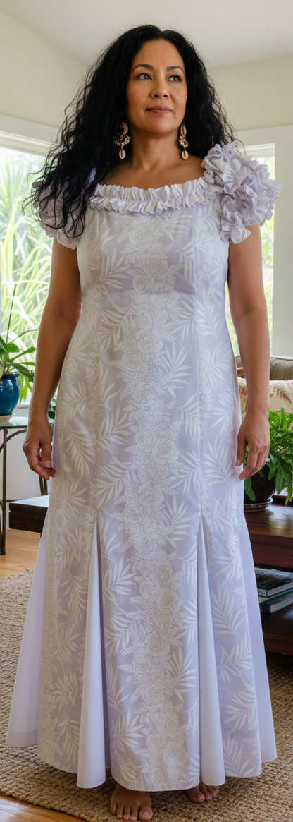 Reina Long Muʻumuʻu